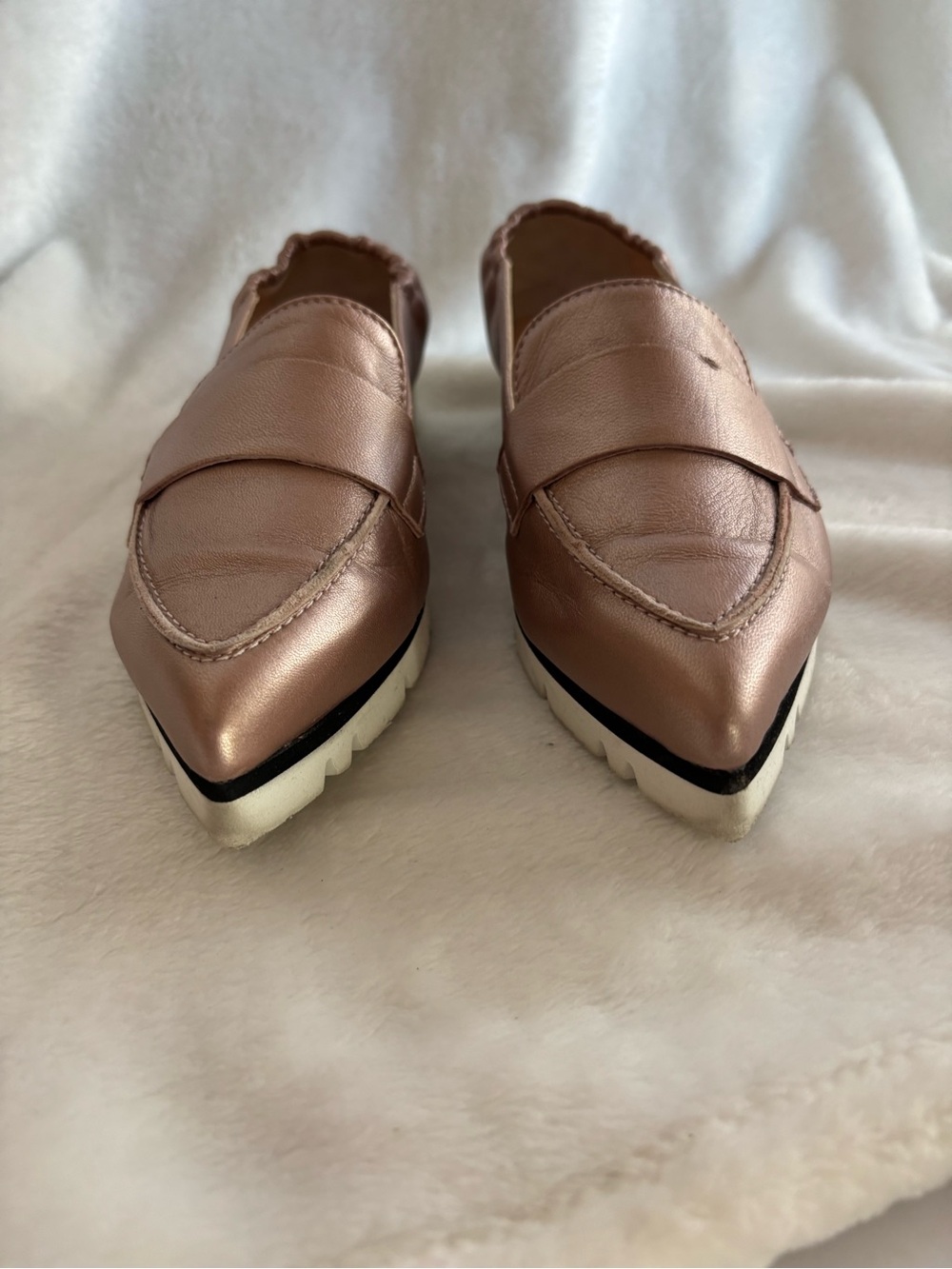 AGL Metallic Leather Micro Pointed Toe Loafers Pale Pink Italian EU 34 (4US)